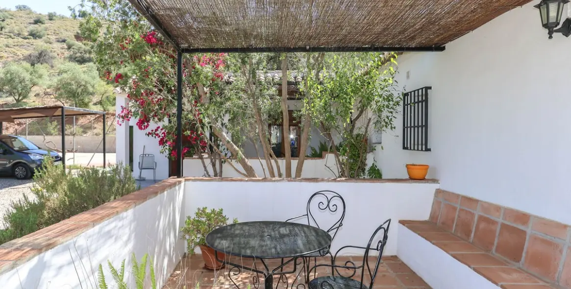 Venta de bed & breakfast en Alora 80