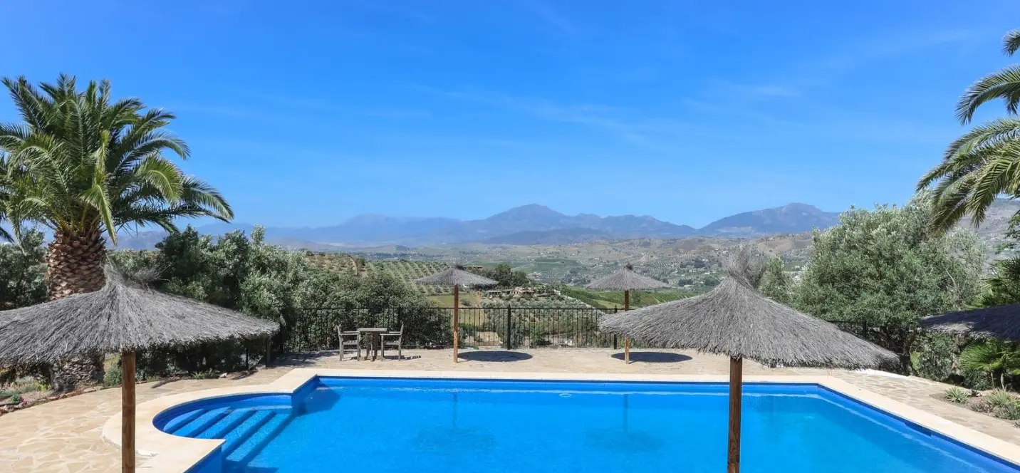 Venta de bed & breakfast en Alora 1