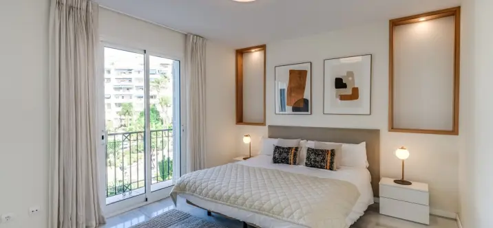 Sale of middle floor apartment in Puerto Banús 4