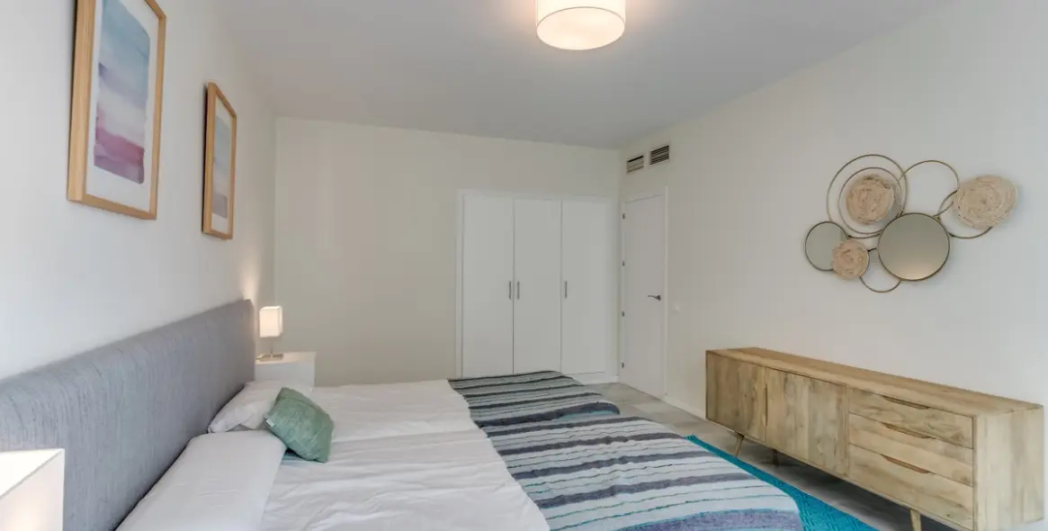 Sale of middle floor apartment in Puerto Banús 20