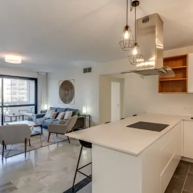 Продажа апартаментов на среднем этаже в Puerto Banús