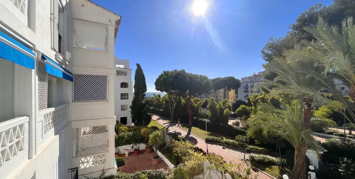 Продажа апартаментов на среднем этаже в Puerto Banús 25