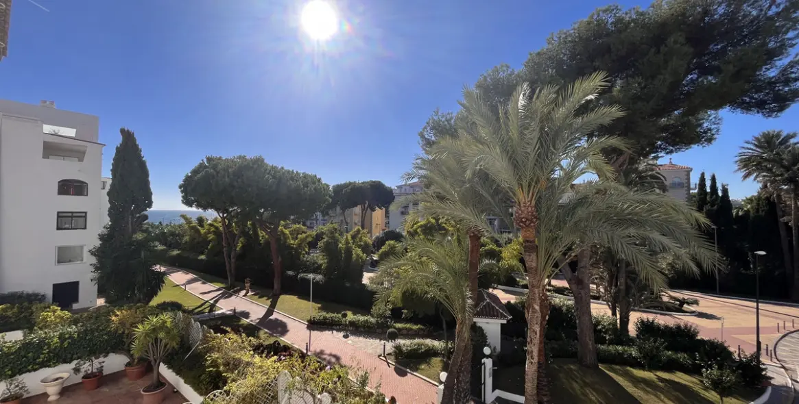 Продажа апартаментов на среднем этаже в Puerto Banús 26