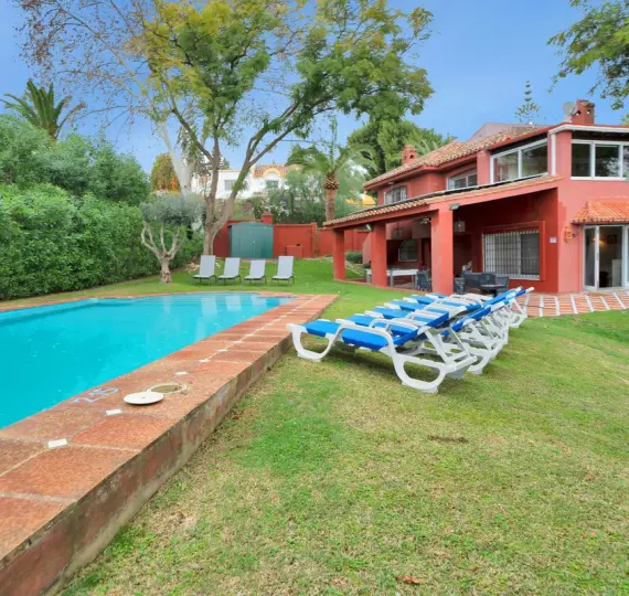 Oтдельно стоящая вилла R4649023