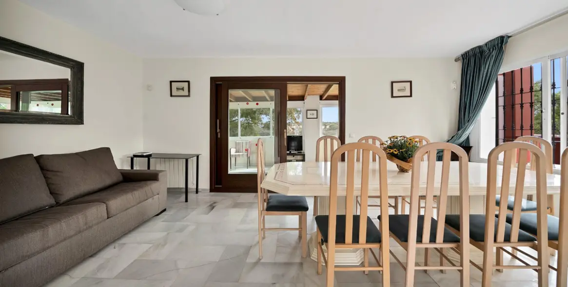 Продажа  отдельно стоящей виллы в Marbella East (район Elviria) 7