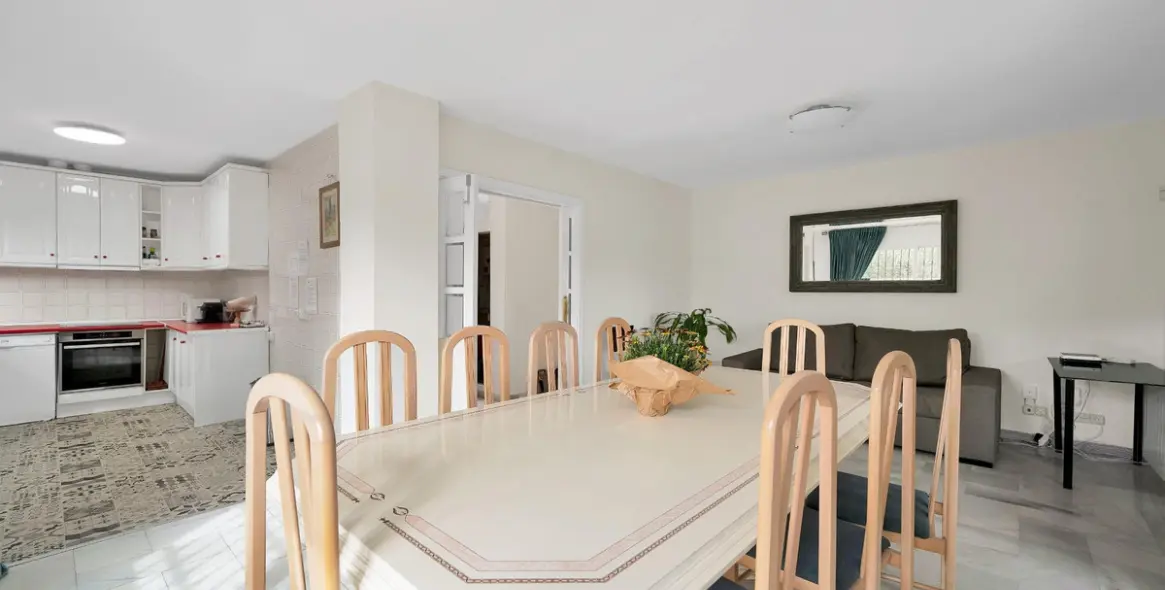 Продажа  отдельно стоящей виллы в Marbella East (район Elviria) 9