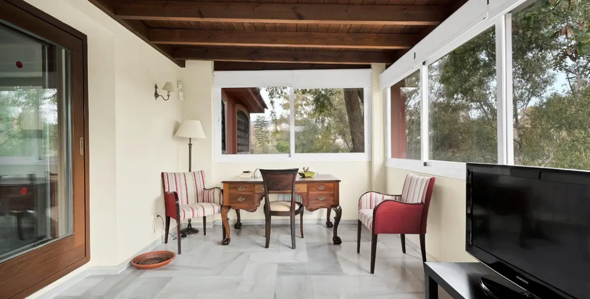 Продажа  отдельно стоящей виллы в Marbella East (район Elviria) 19