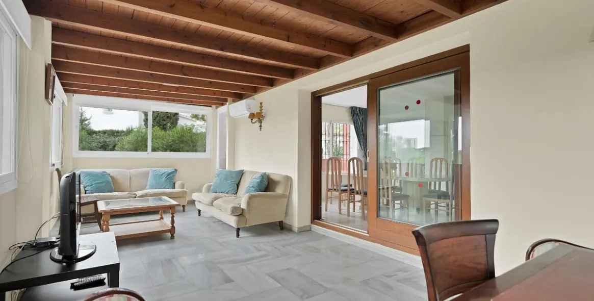 Продажа  отдельно стоящей виллы в Marbella East (район Elviria) 20