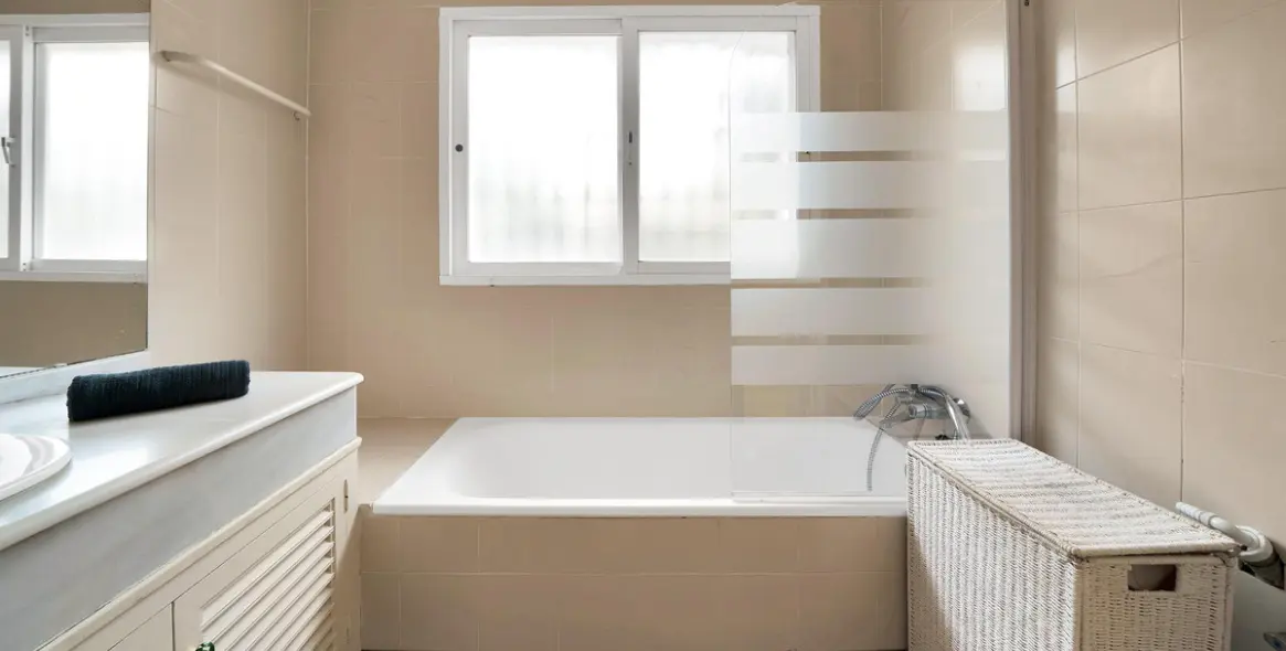 Venta de villa independiente en Elviria 23