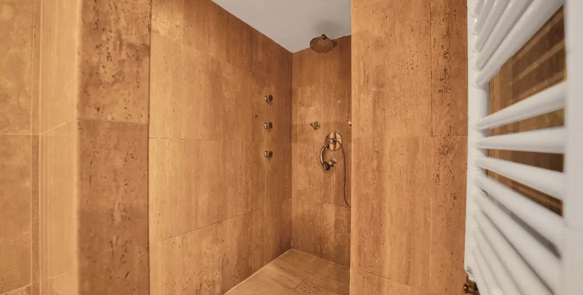 Venta de villa independiente en Elviria 46