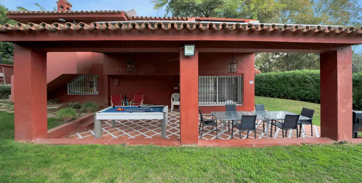 Venta de villa independiente en Elviria 53