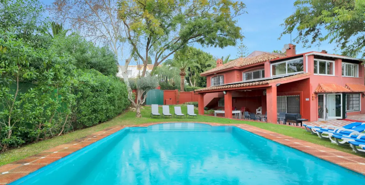 Venta de villa independiente en Elviria 55