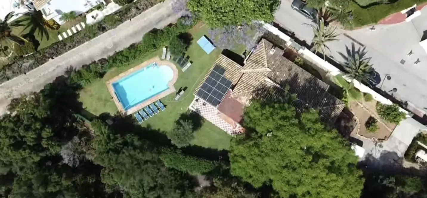 Sale of detached villa in Elviria 3