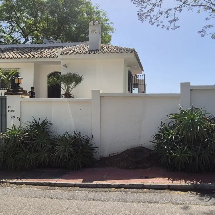 Sale of detached villa in Elviria