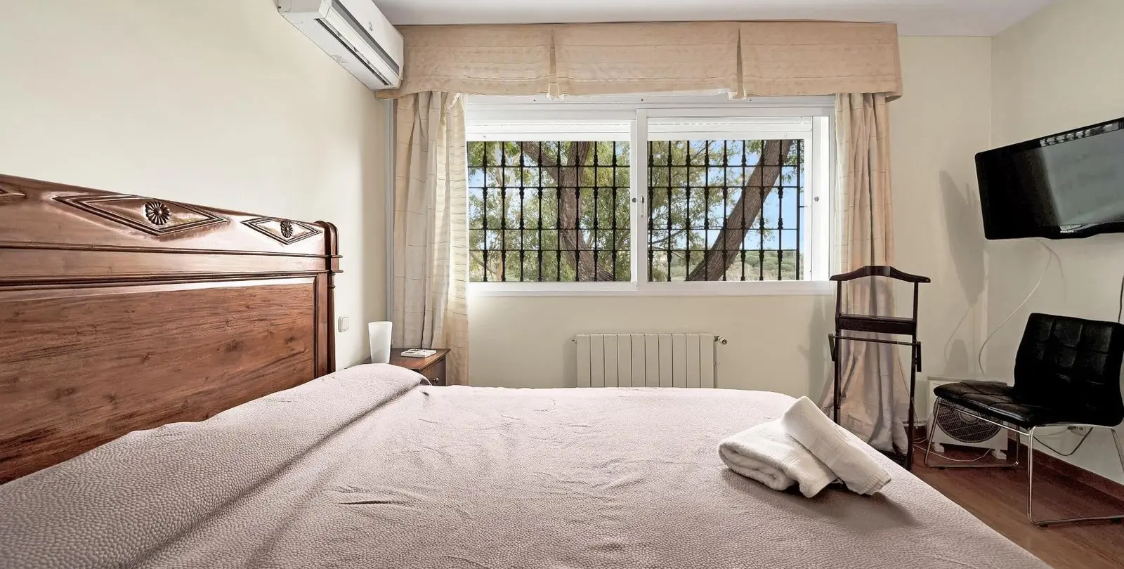 Venta de villa independiente en Elviria 41