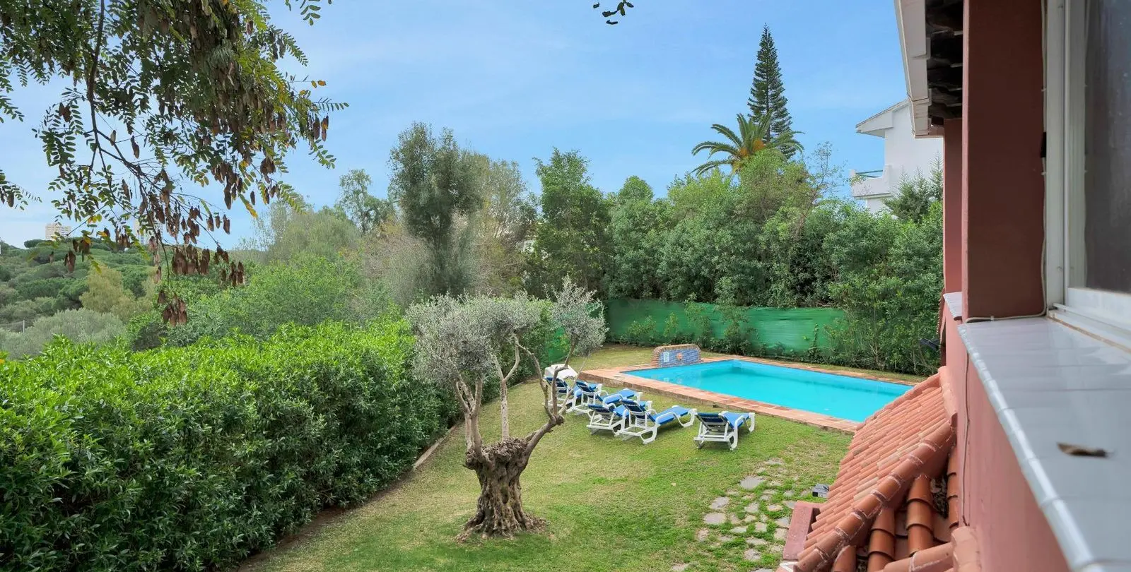 Venta de villa independiente en Elviria 47