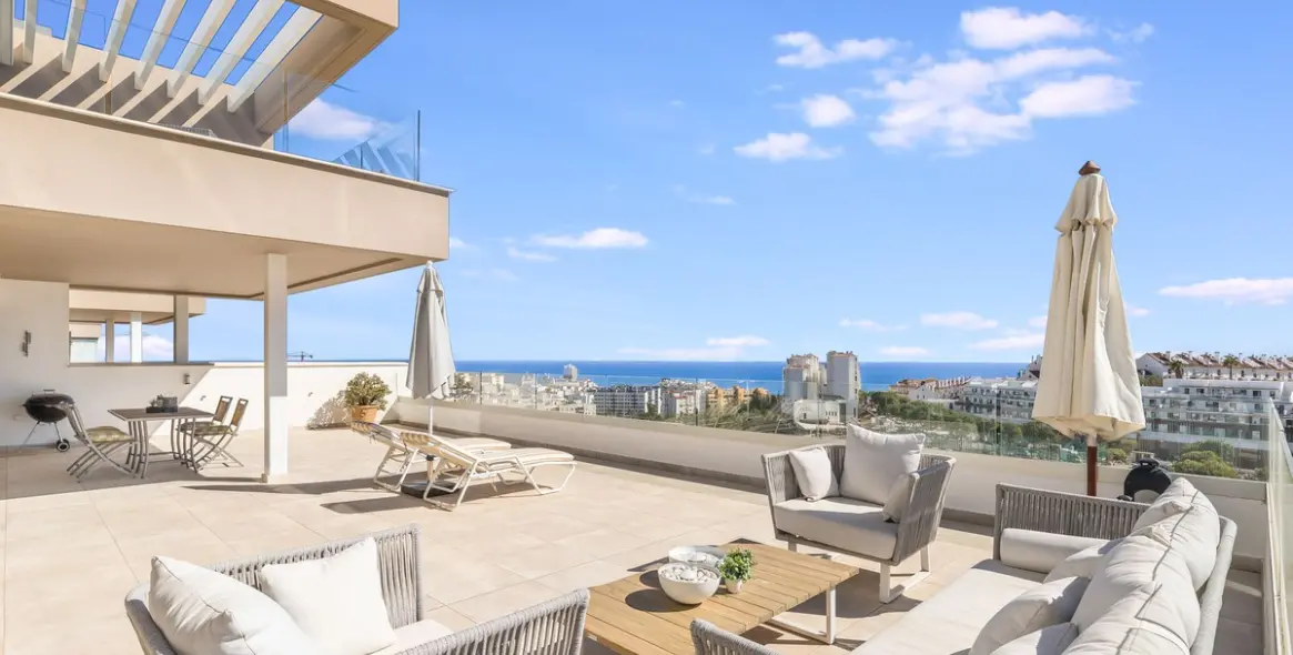 Sale of penthouse in Estepona 1