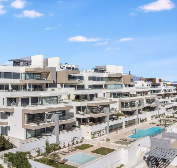 Sale of penthouse in Estepona