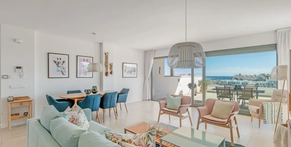 Sale of penthouse in Estepona 16