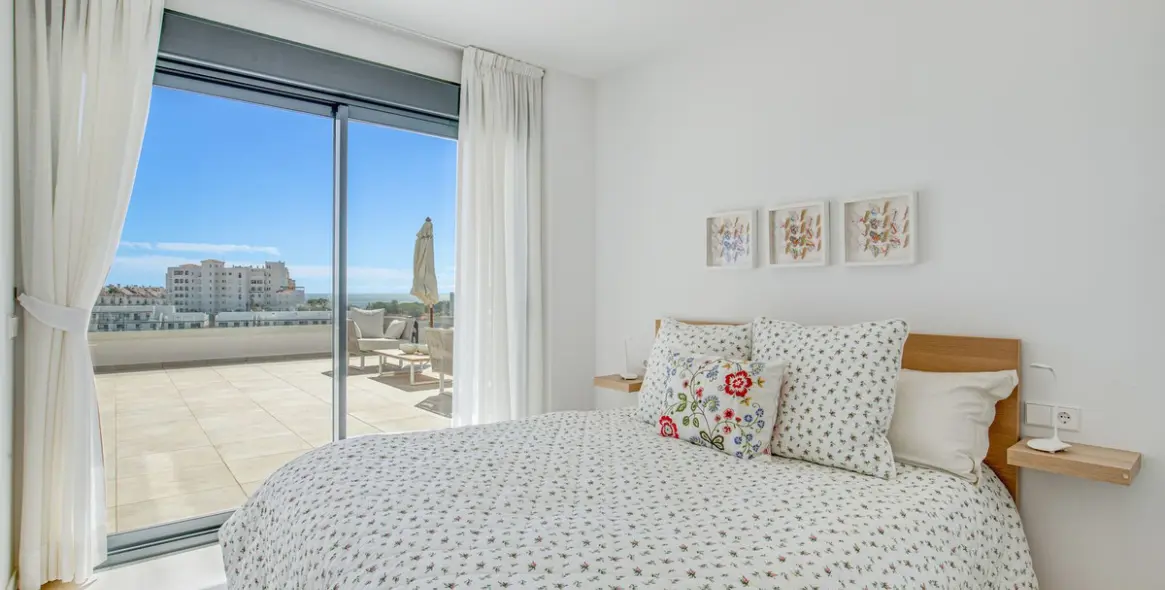Sale of penthouse in Estepona 37