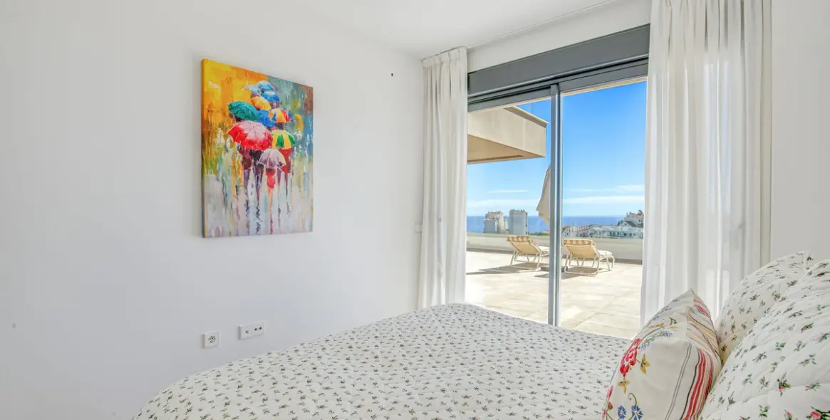 Sale of penthouse in Estepona 39