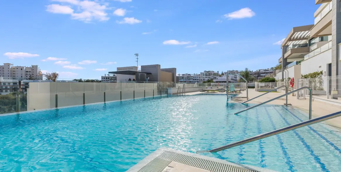 Sale of penthouse in Estepona 40