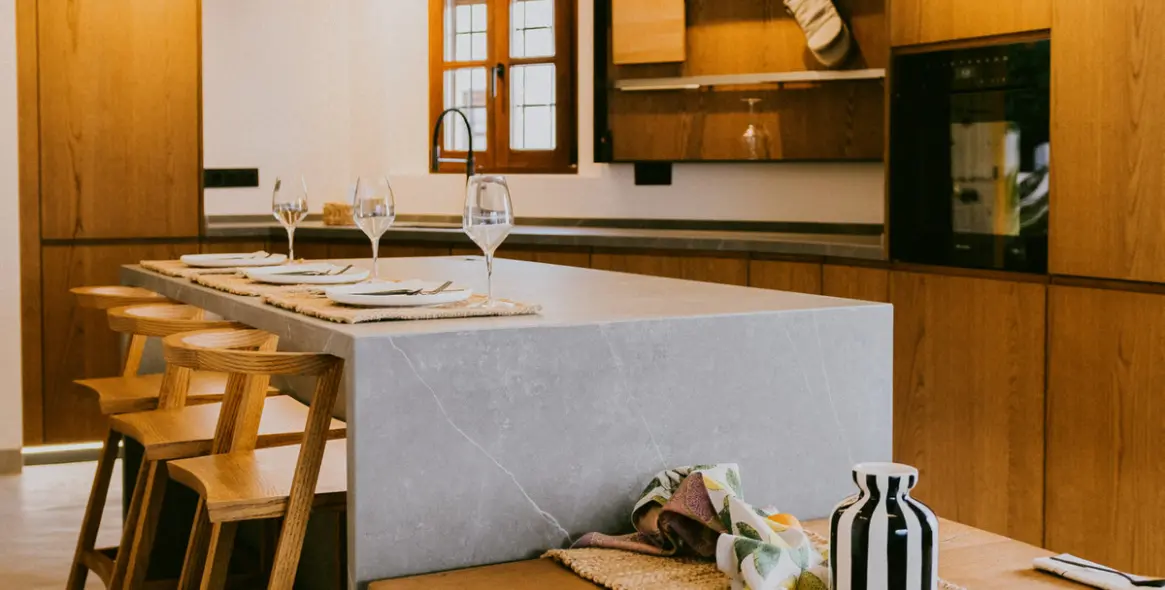 Sale of townhouse in The Golden Mile 8