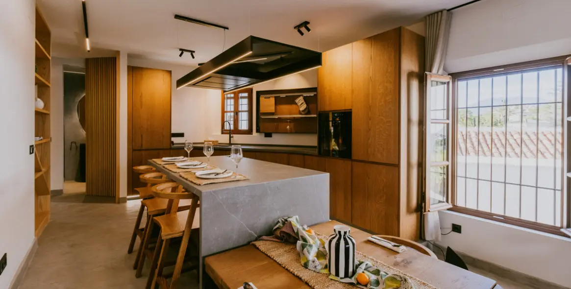 Sale of townhouse in The Golden Mile 9