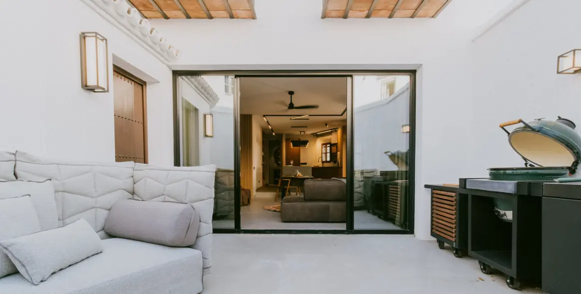 Sale of townhouse in The Golden Mile 11