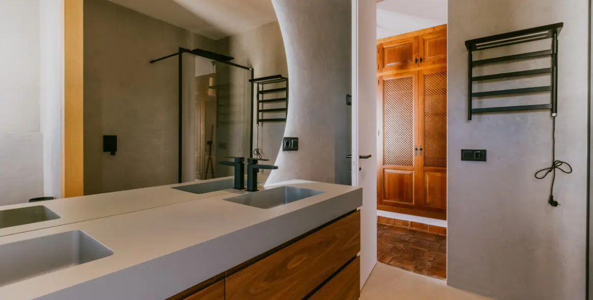 Sale of townhouse in The Golden Mile 19