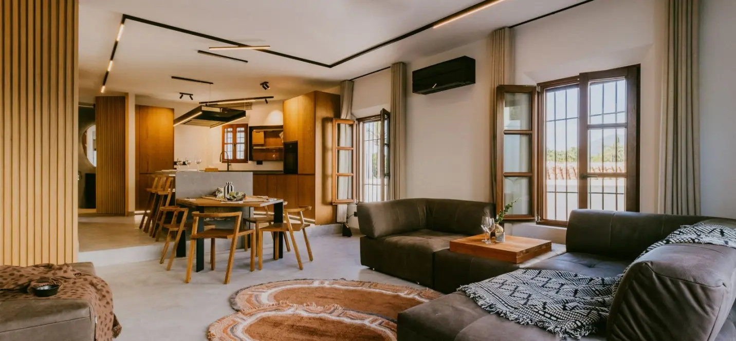 Sale of townhouse in The Golden Mile 0