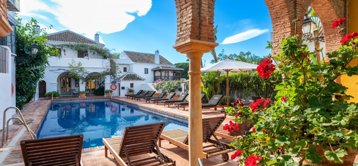 Sale of townhouse in The Golden Mile 2