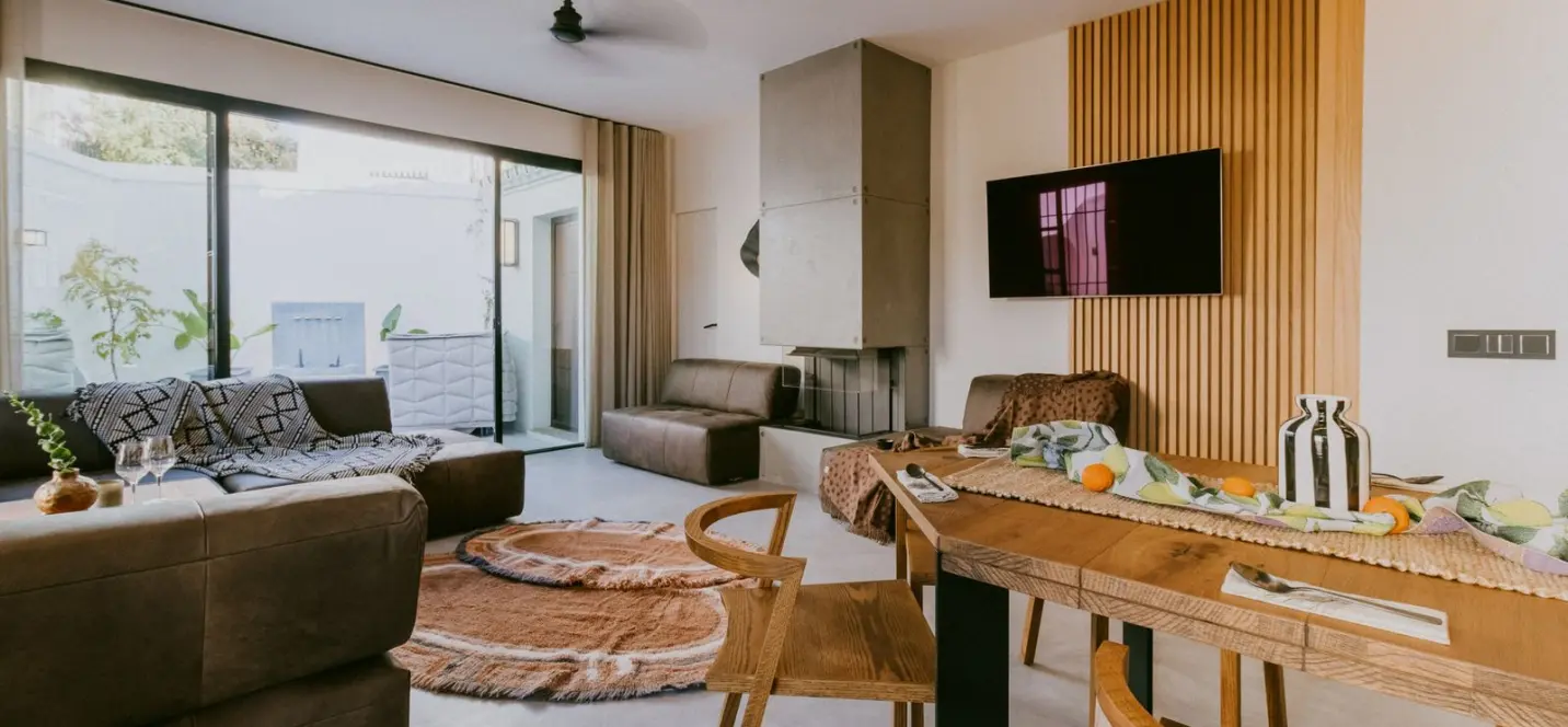 Sale of townhouse in The Golden Mile 4