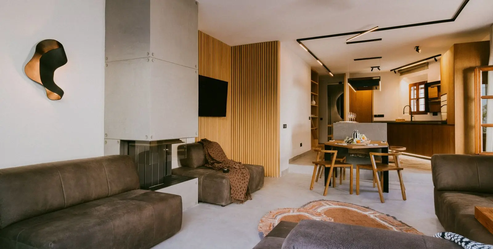 Sale of townhouse in The Golden Mile 11