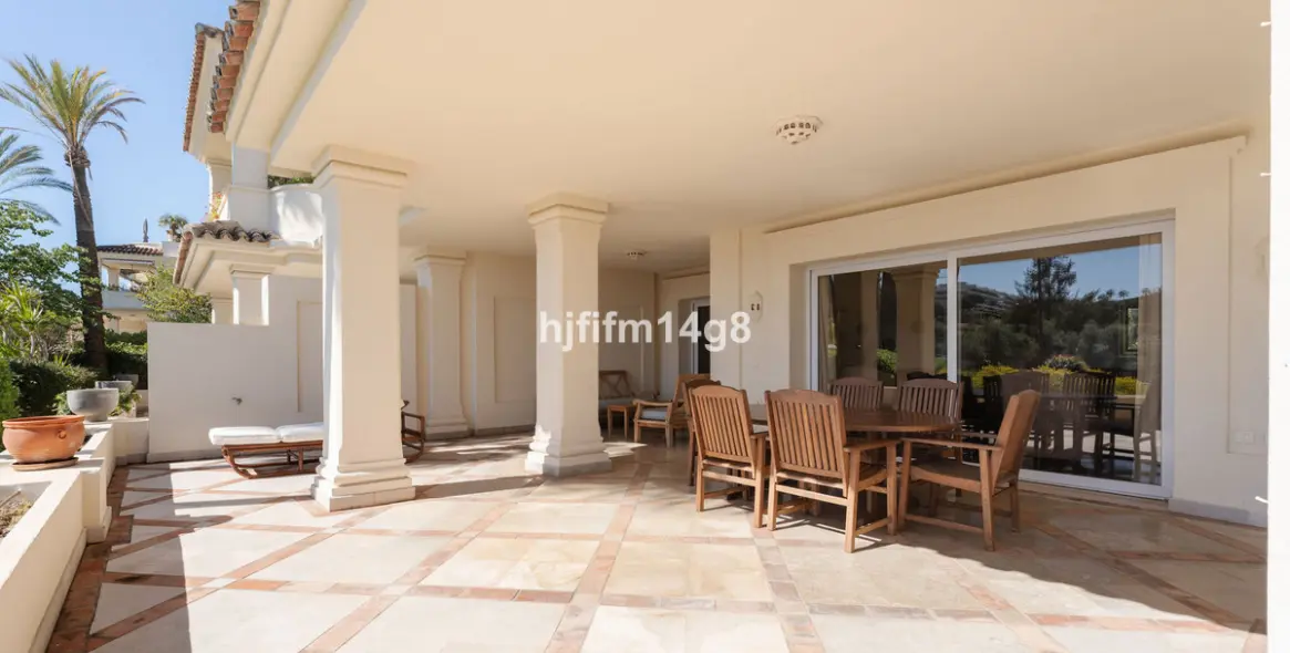 Продажа апартаментов на первом этаже в Nueva Andalucía (район Nueva Andalucía) 4