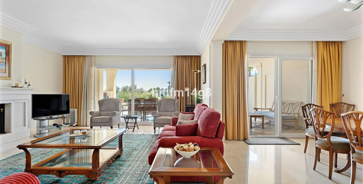 Продажа апартаментов на первом этаже в Nueva Andalucía (район Nueva Andalucía) 5