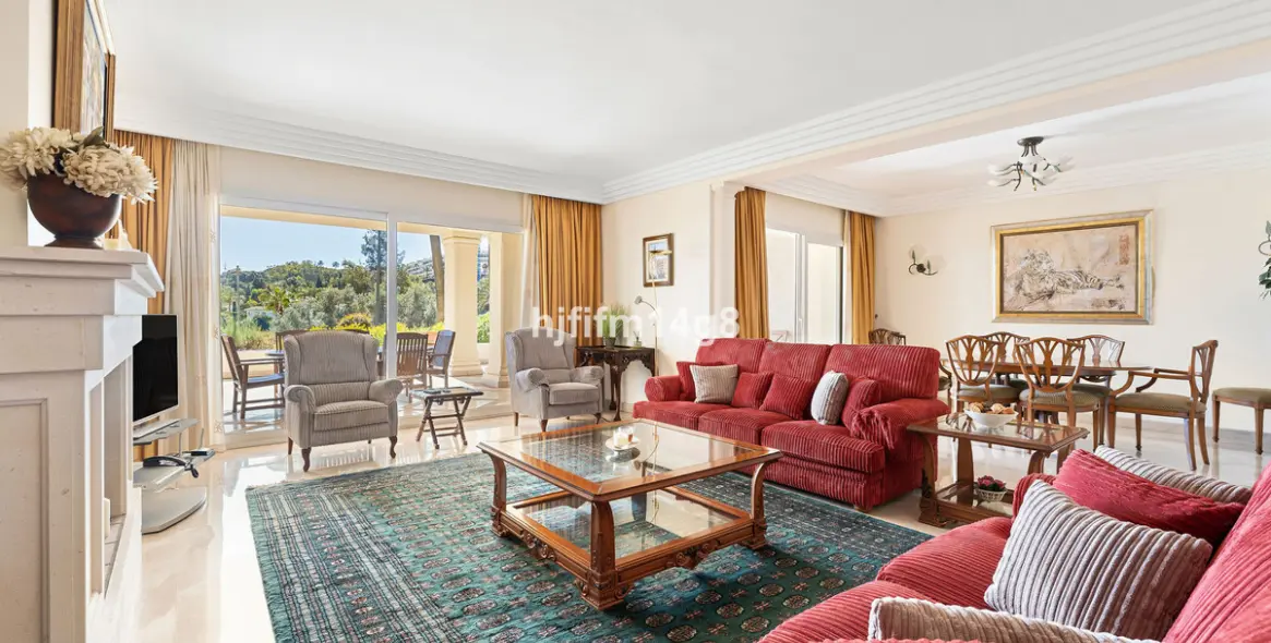 Продажа апартаментов на первом этаже в Nueva Andalucía (район Nueva Andalucía) 6