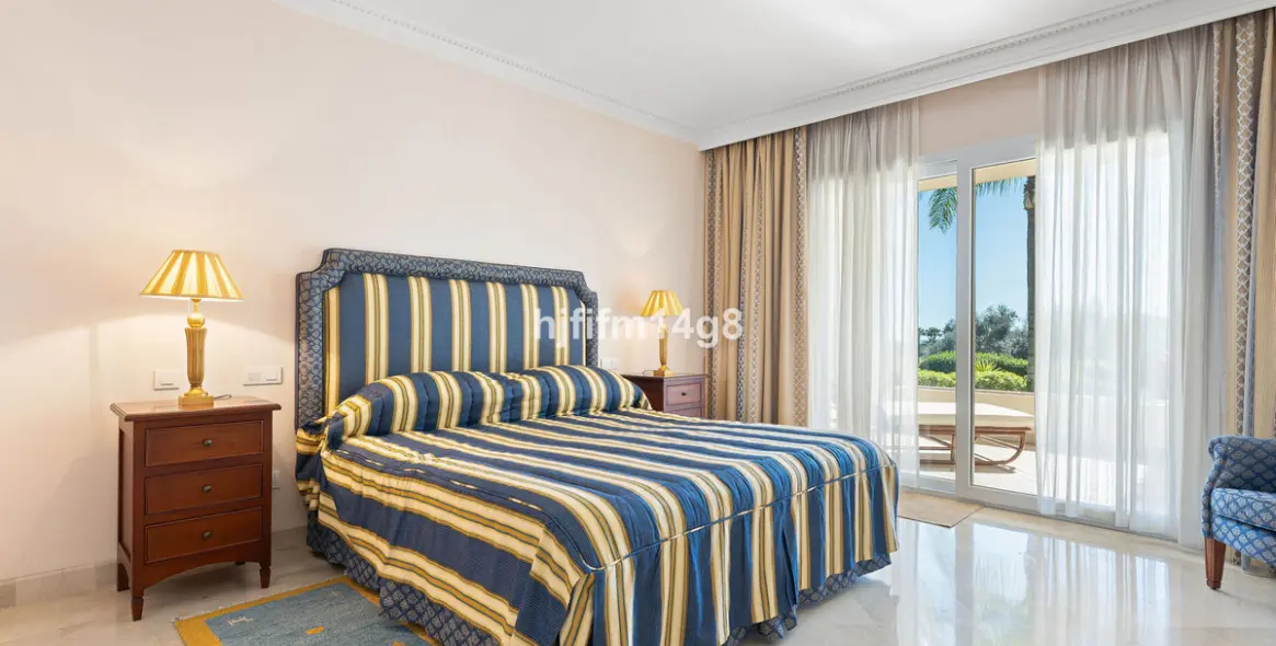 Продажа апартаментов на первом этаже в Nueva Andalucía (район Nueva Andalucía) 9