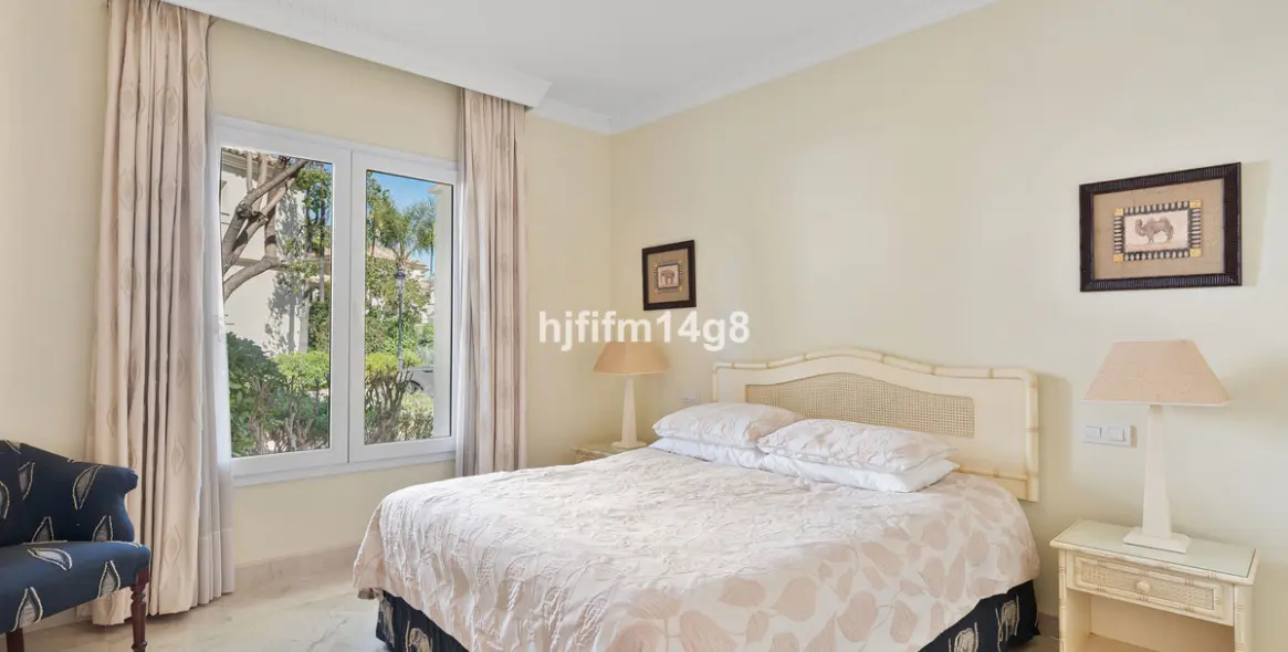 Sale of ground floor apartment in Nueva Andalucía 14