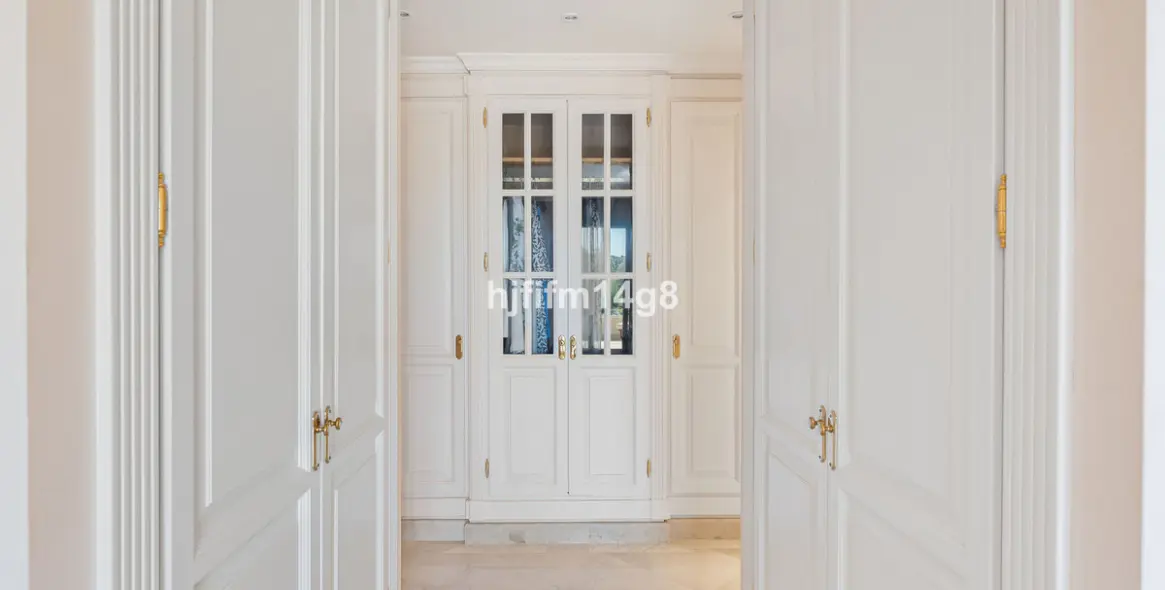 Sale of ground floor apartment in Nueva Andalucía 15