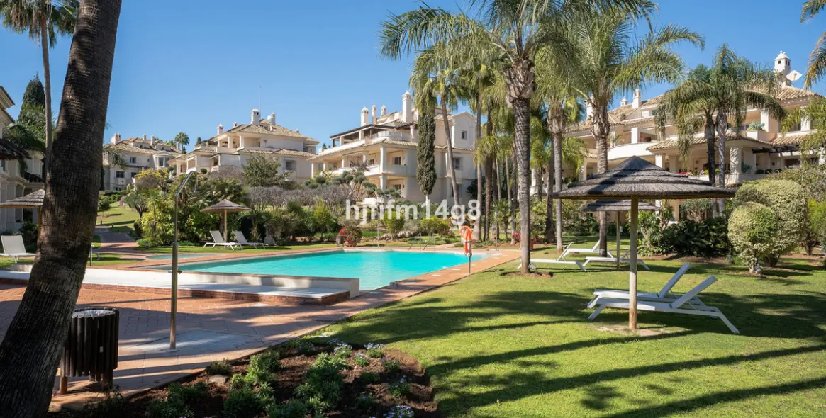 Sale of ground floor apartment in Nueva Andalucía 17