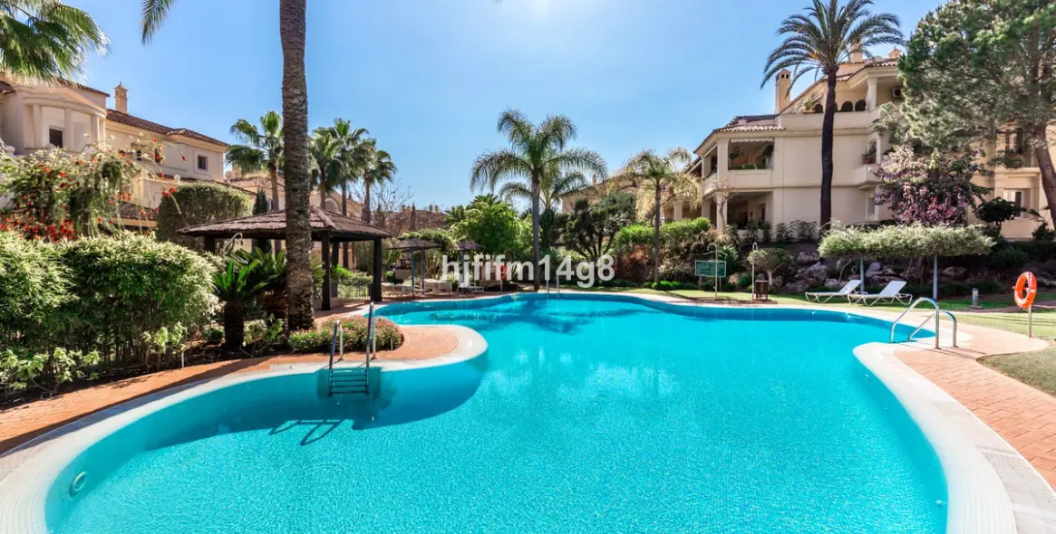 Sale of ground floor apartment in Nueva Andalucía 19