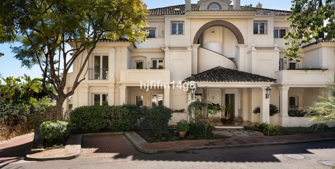 Venta de apartamento en planta baja en Nueva Andalucía 24