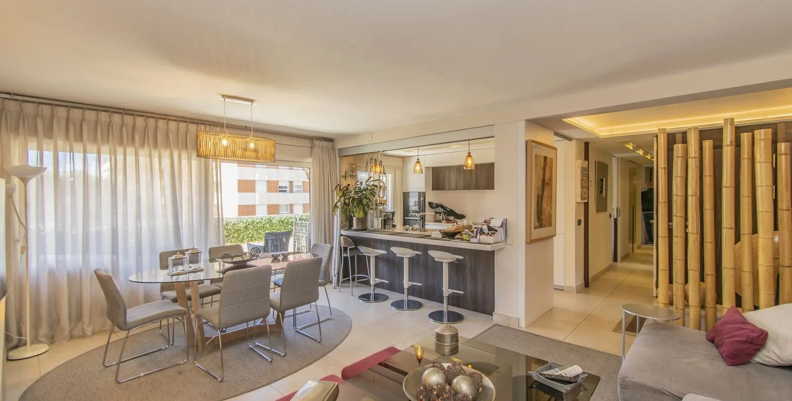 Venta de apartamento en planta media en Marbella 1