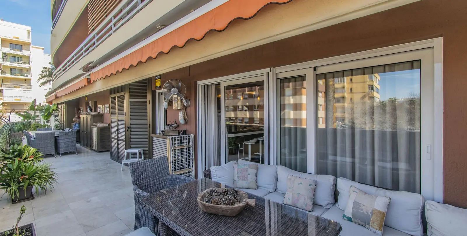 Venta de apartamento en planta media en Marbella 4