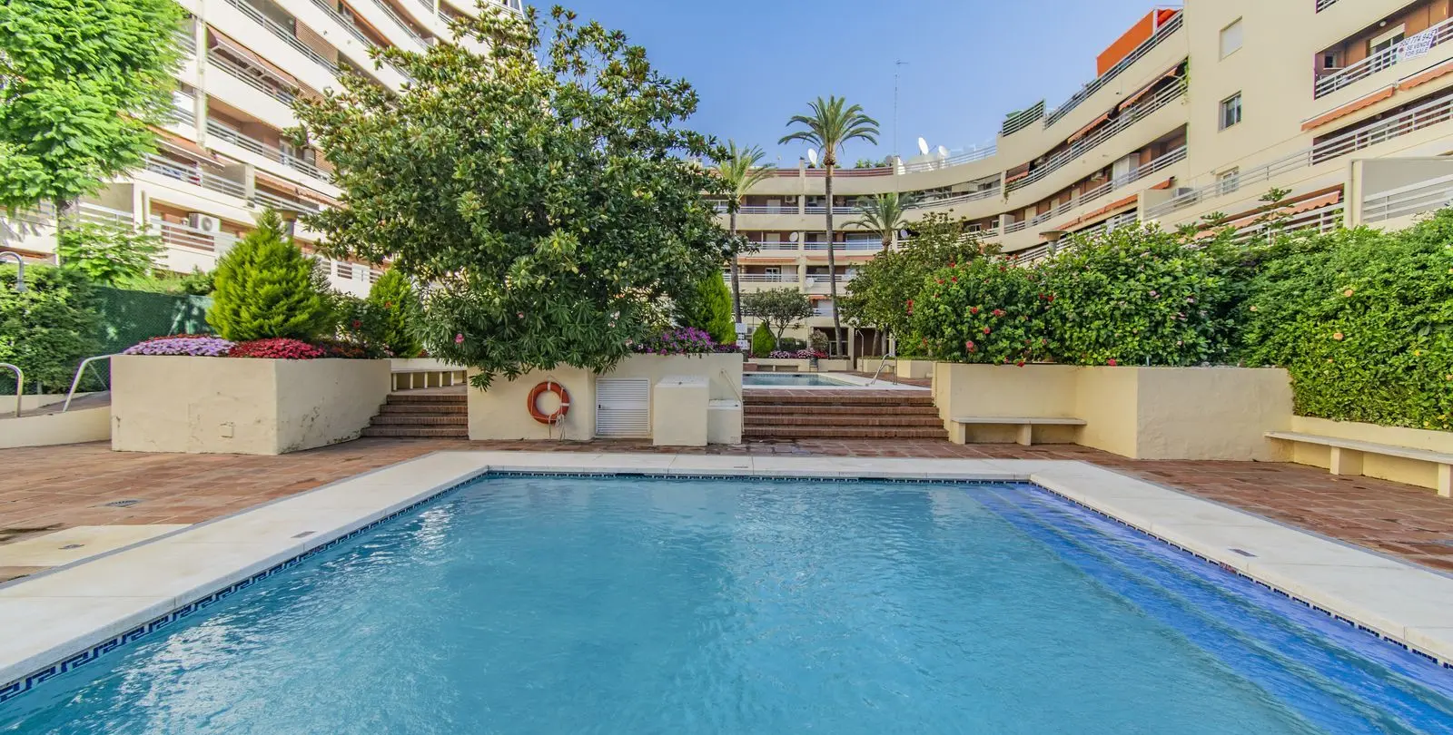 Venta de apartamento en planta media en Marbella 15