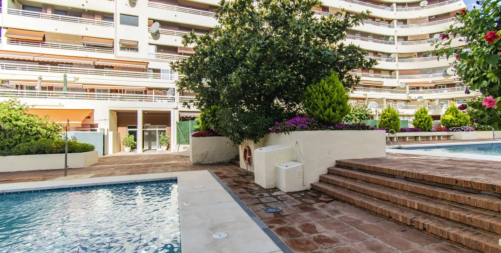 Venta de apartamento en planta media en Marbella 22