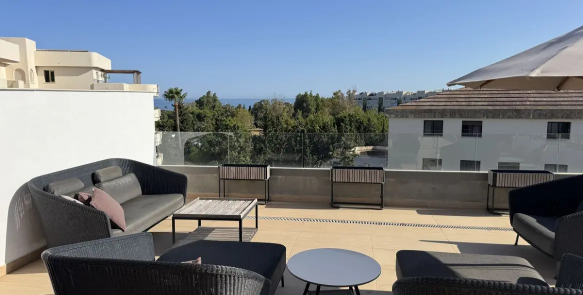 Sale of penthouse duplex in Nueva Andalucía 1