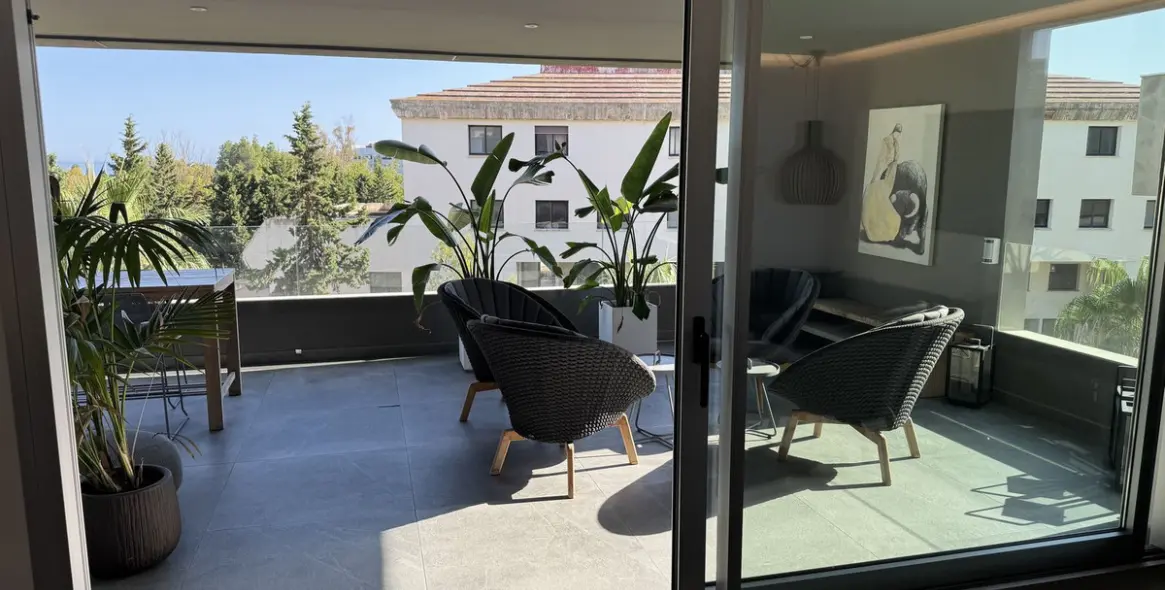 Sale of penthouse duplex in Nueva Andalucía 8
