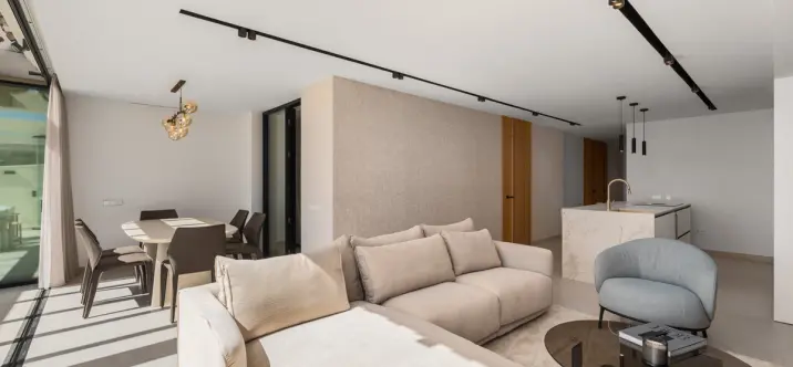 Sale of middle floor apartment in Nueva Andalucía 4